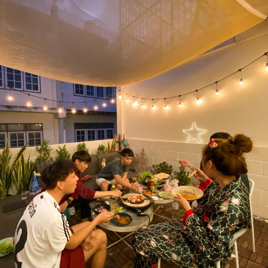 Ben&Pooh Hostel Bangkok Eksteriør bilde